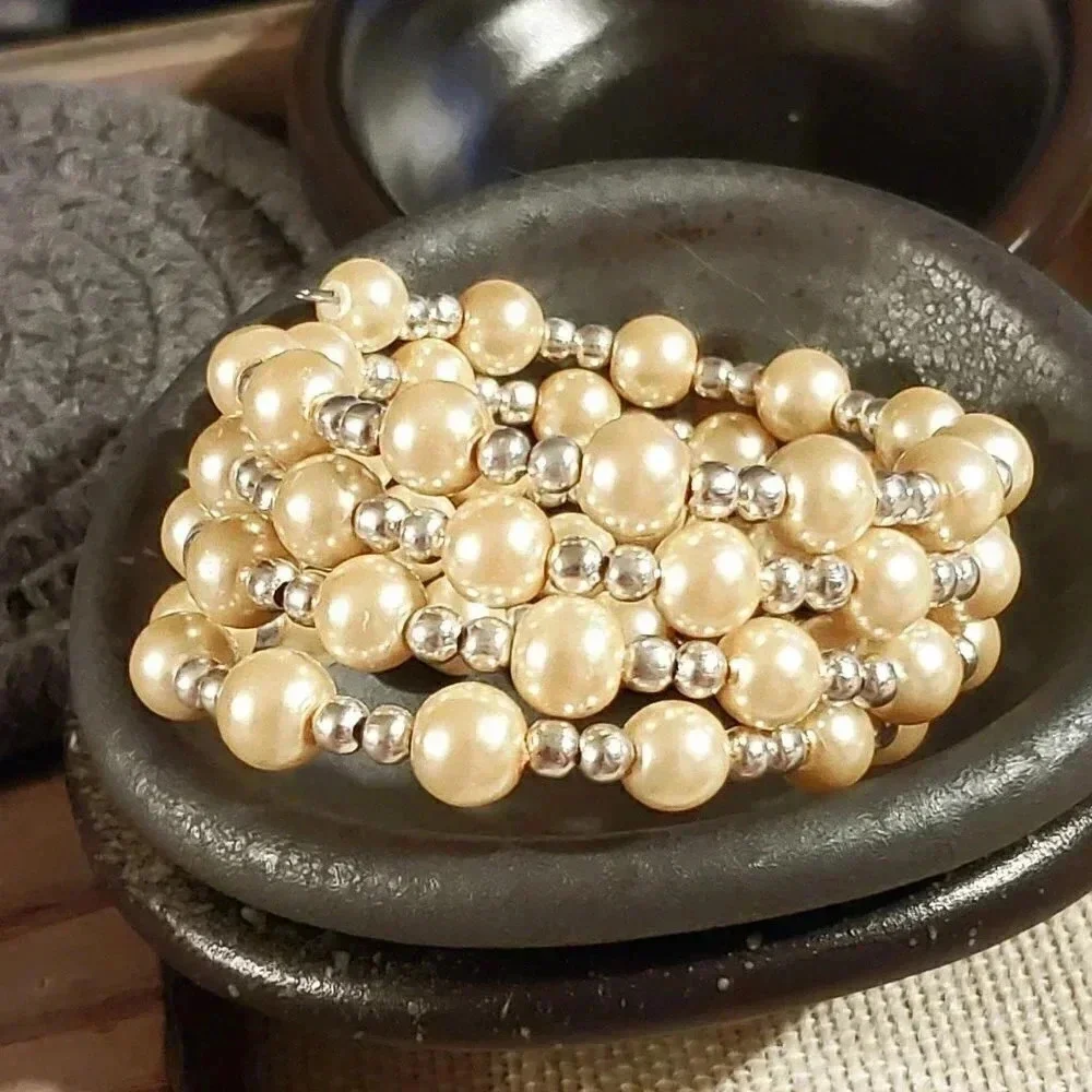 Handcrafted Champagne Beige Glass Pearl Bracelet